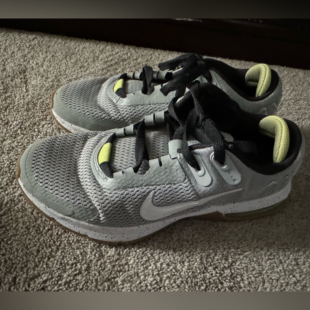 Nike Air Max men’s size 7